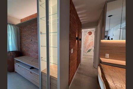 Sala de apartamento para alugar com 1 quarto, 65m² em Recreio dos Bandeirantes, Rio de Janeiro