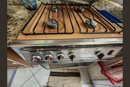 Cozinha de apartamento para alugar com 2 quartos, 86m² em Jardim America, Jacareí
