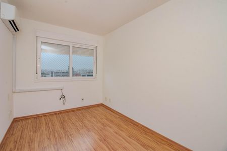 Suíte de apartamento para alugar com 2 quartos, 57m² em São João, Porto Alegre