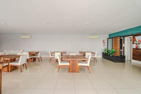 Apartamento para alugar com 57m², 2 quartos e 1 vaga Apartamento para alugar com 57m², 2 quartos e 1 vagaÁrea comum - Salão de festas