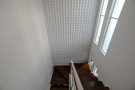 Casa para alugar com 140m², 3 quartos e 2 vagasEscada