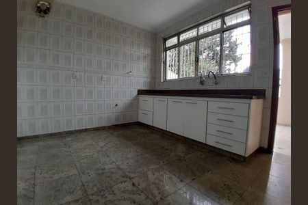 Casa à venda com 370m², 3 quartos e 6 vagas