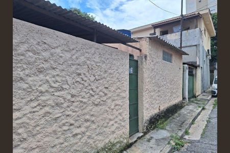 Casa à venda com 3 quartos, 330m² em Vila Gumercindo, São Paulo