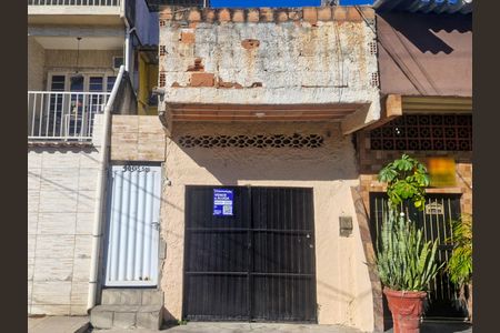 Fachada de casa para alugar com 2 quartos, 80m² em Realengo, Rio de Janeiro