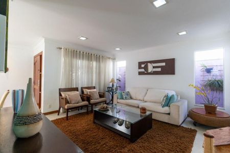 Casa à venda com 3 quartos, 500m² em Planalto Paulista, São Paulo