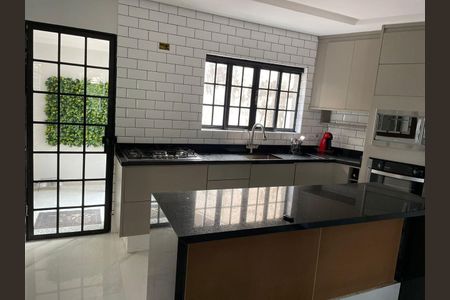 Casa à venda com 3 quartos, 206m² em Cursino, São Paulo