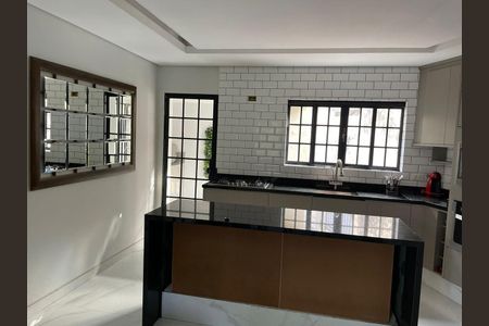 Casa à venda com 3 quartos, 206m² em Cursino, São Paulo