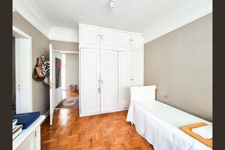 Apartamento à venda com 257m², 3 quartos e 2 vagas Apartamento à venda com 257m², 3 quartos e 2 vagasSuíte 2