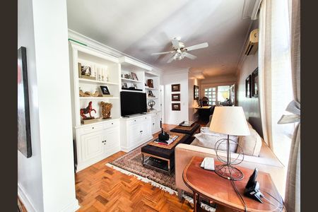 Apartamento à venda com 257m², 3 quartos e 2 vagas Apartamento à venda com 257m², 3 quartos e 2 vagasAntessala dos Quartos