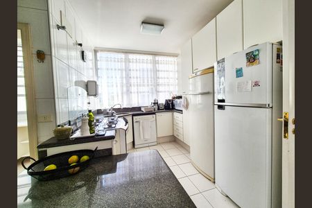 Apartamento à venda com 257m², 3 quartos e 2 vagas Apartamento à venda com 257m², 3 quartos e 2 vagasCozinha