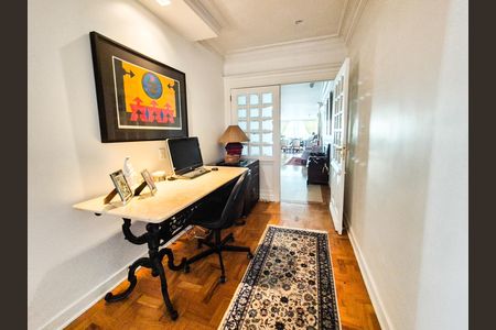 Apartamento à venda com 257m², 3 quartos e 2 vagas Apartamento à venda com 257m², 3 quartos e 2 vagasAntessala dos Quartos