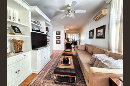 Apartamento à venda com 257m², 3 quartos e 2 vagas Apartamento à venda com 257m², 3 quartos e 2 vagasAntessala dos Quartos