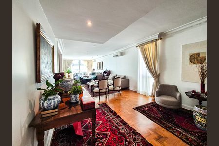 Apartamento à venda com 257m², 3 quartos e 2 vagas Apartamento à venda com 257m², 3 quartos e 2 vagasSala de Jantar