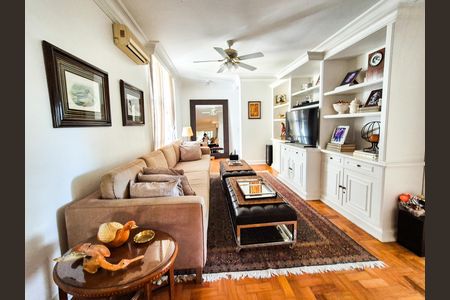 Apartamento à venda com 257m², 3 quartos e 2 vagas Apartamento à venda com 257m², 3 quartos e 2 vagasAntessala dos Quartos