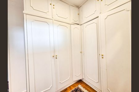 Apartamento à venda com 257m², 3 quartos e 2 vagas Apartamento à venda com 257m², 3 quartos e 2 vagasCloset da Suíte 3