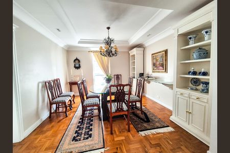 Apartamento à venda com 257m², 3 quartos e 2 vagas Apartamento à venda com 257m², 3 quartos e 2 vagasSala de Jantar