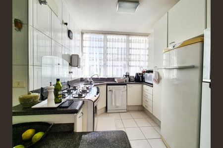 Apartamento à venda com 257m², 3 quartos e 2 vagas Apartamento à venda com 257m², 3 quartos e 2 vagasCozinha