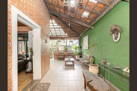Casa à venda com 4 quartos, 440m² em Vila Guarani (Zona Sul), São Paulo