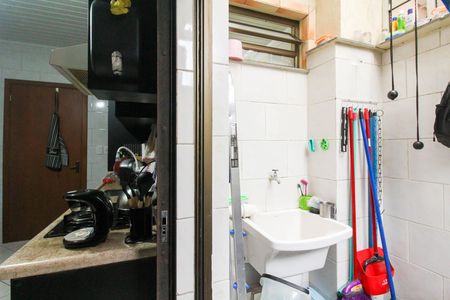 Apartamento para alugar com 75m², 2 quartos e 1 vaga Apartamento para alugar com 75m², 2 quartos e 1 vagaCozinha e Área de Serviço