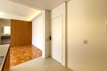 Entrada de apartamento à venda com 2 quartos, 90m² em Funcionários, Belo Horizonte