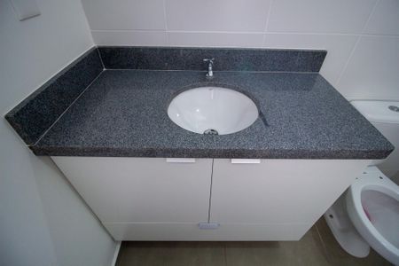 Casa de condomínio para alugar com 115m², 3 quartos e 2 vagas Casa de condomínio para alugar com 115m², 3 quartos e 2 vagasBanheiro