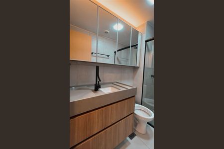 Banheiro de apartamento para alugar com 2 quartos, 63m² em Serrinha, Goiânia