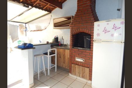Casa à venda com 136m², 3 quartos e 2 vagas