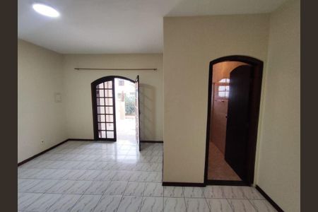 Casa à venda com 125m², 3 quartos e 2 vagas
