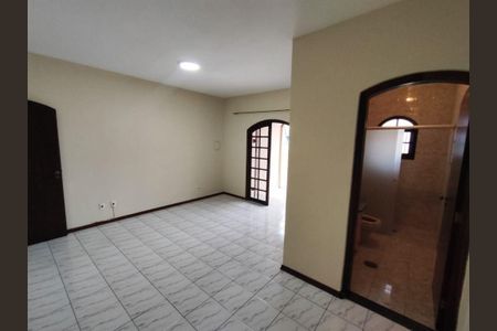Casa à venda com 125m², 3 quartos e 2 vagas