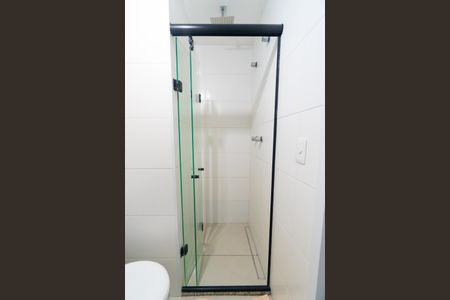 Banheiro de kitnet/studio para alugar com 1 quarto, 19m² em Vila Guarani (zona Sul), São Paulo