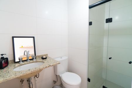 Banheiro de kitnet/studio para alugar com 1 quarto, 19m² em Vila Guarani (zona Sul), São Paulo