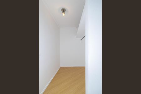 Apartamento à venda com 65m², 1 quarto e 1 vaga Apartamento à venda com 65m², 1 quarto e 1 vagaCloset da Suíte