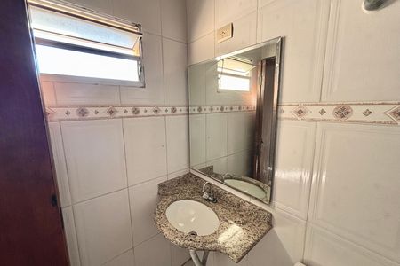 Banheiro da Suíte 1 de casa para alugar com 2 quartos, 80m² em Chácara Califórnia, São Paulo