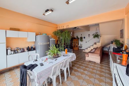 Casa à venda com 4 quartos, 250m² em Vila Monumento, São Paulo