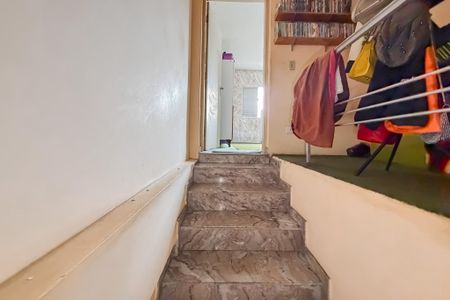 Escada de casa à venda com 4 quartos, 250m² em Vila Monumento, São Paulo