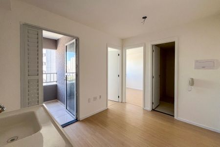 Sala/Cozinha de apartamento para alugar com 2 quartos, 29m² em Vila Santo Estefano, São Paulo