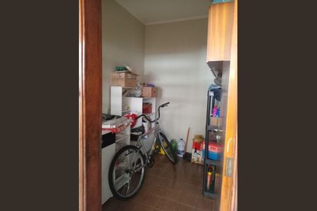 Casa à venda com 220m², 4 quartos e sem vaga