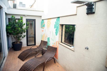 Casa de condomínio à venda com 315m², 4 quartos e 2 vagas Casa de condomínio à venda com 315m², 4 quartos e 2 vagasÁrea Externa