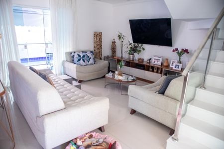 Sala de casa de condomínio à venda com 4 quartos, 315m² em Pechincha, Rio de Janeiro