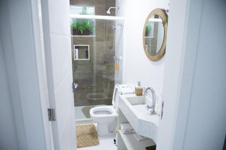 Casa de condomínio à venda com 315m², 4 quartos e 2 vagas Casa de condomínio à venda com 315m², 4 quartos e 2 vagasBanheiro