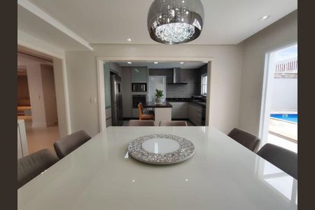 Casa à venda com 300m², 4 quartos e 6 vagas