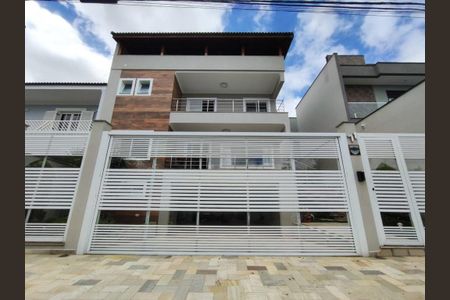 Casa à venda com 300m², 4 quartos e 6 vagas