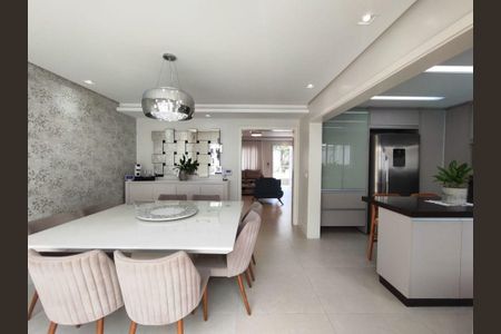Casa à venda com 300m², 4 quartos e 6 vagas