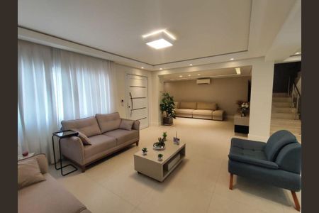 Casa à venda com 300m², 4 quartos e 6 vagas