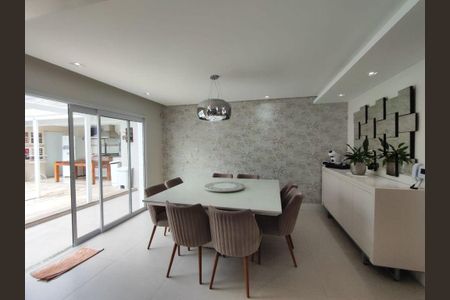 Casa à venda com 300m², 4 quartos e 6 vagas