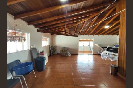 Casa à venda com 300m², 4 quartos e 6 vagas