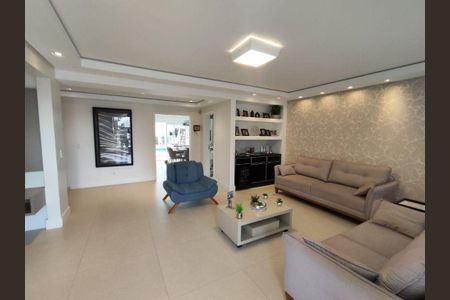 Casa à venda com 300m², 4 quartos e 6 vagas