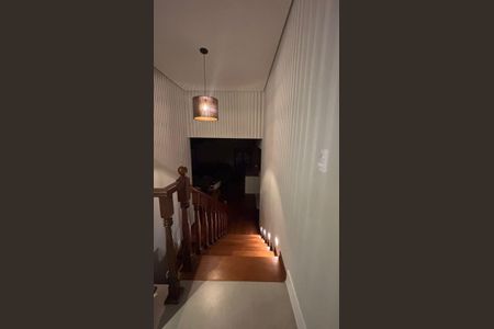 Escada de casa de condomínio à venda com 4 quartos, 500m² em Parque dos Principes, São Paulo