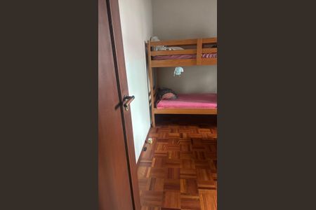 Casa de condomínio à venda com 500m², 4 quartos e 4 vagas Casa de condomínio à venda com 500m², 4 quartos e 4 vagasQuarto