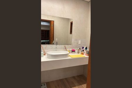Casa de condomínio à venda com 500m², 4 quartos e 4 vagas Casa de condomínio à venda com 500m², 4 quartos e 4 vagasBanheiro - Suíte